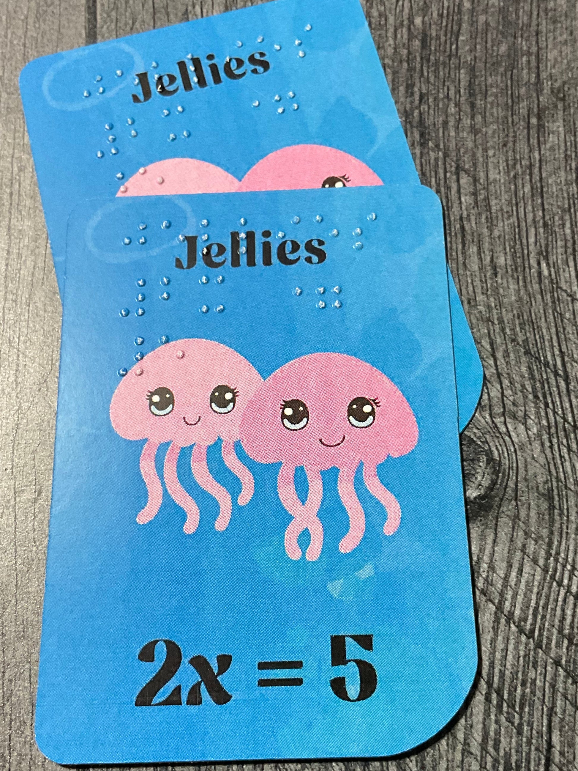 A close up on the Jellies. They score points only if you have them in pairs.